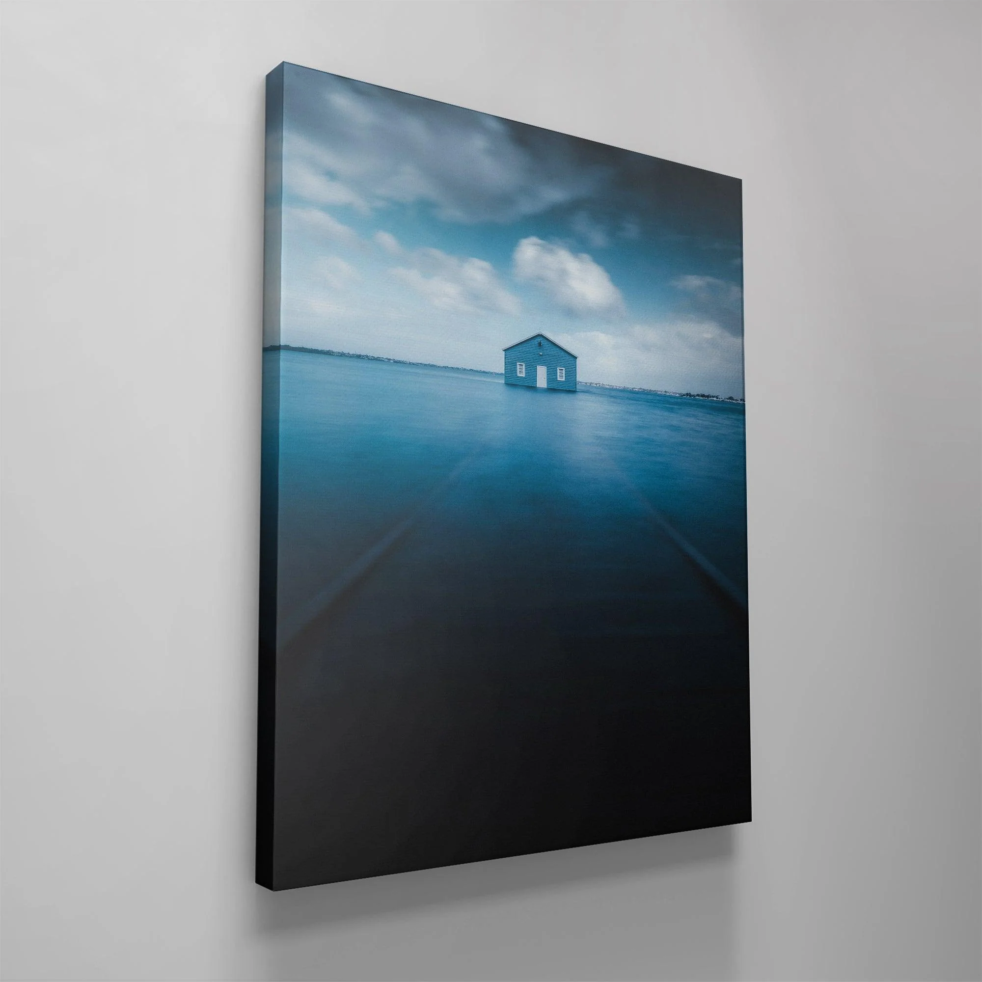 Blue Boat House - Image 4